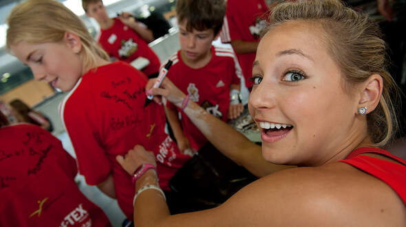 KL-Sasha-DiGiulian-Video-Interview-2012aR2012_Autogrammsession_adidas_ChPfanzelt_0001 (jpg)